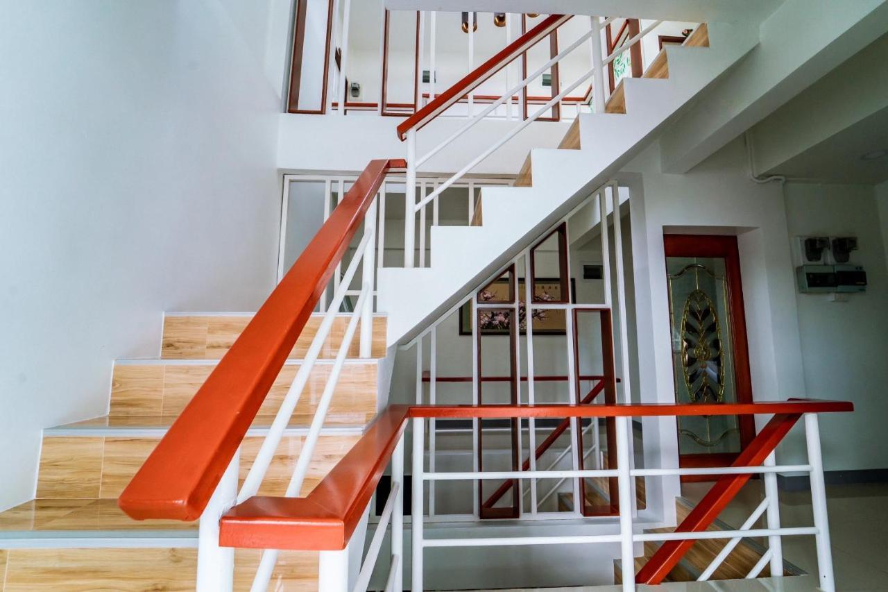 Mind And Punpun Apartment Сурат Тхани Екстериор снимка