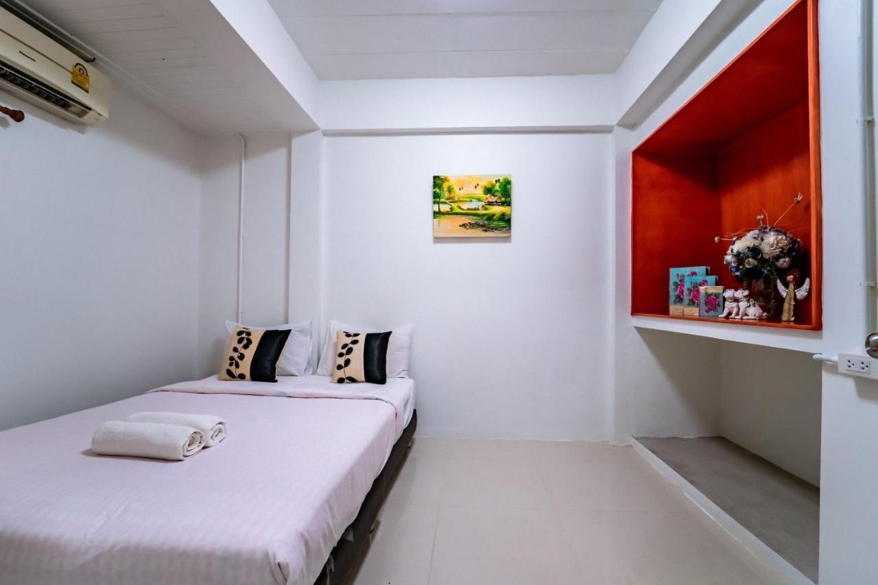 Mind And Punpun Apartment Сурат Тхани Екстериор снимка