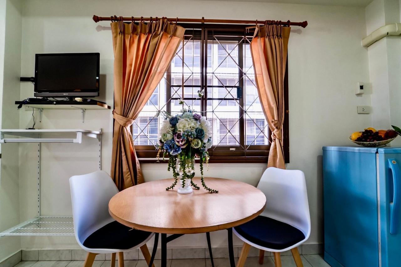 Mind And Punpun Apartment Сурат Тхани Екстериор снимка