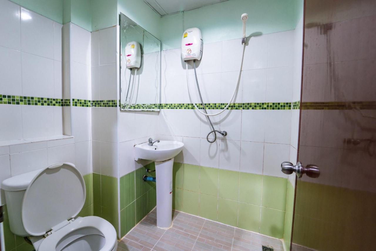 Mind And Punpun Apartment Сурат Тхани Екстериор снимка
