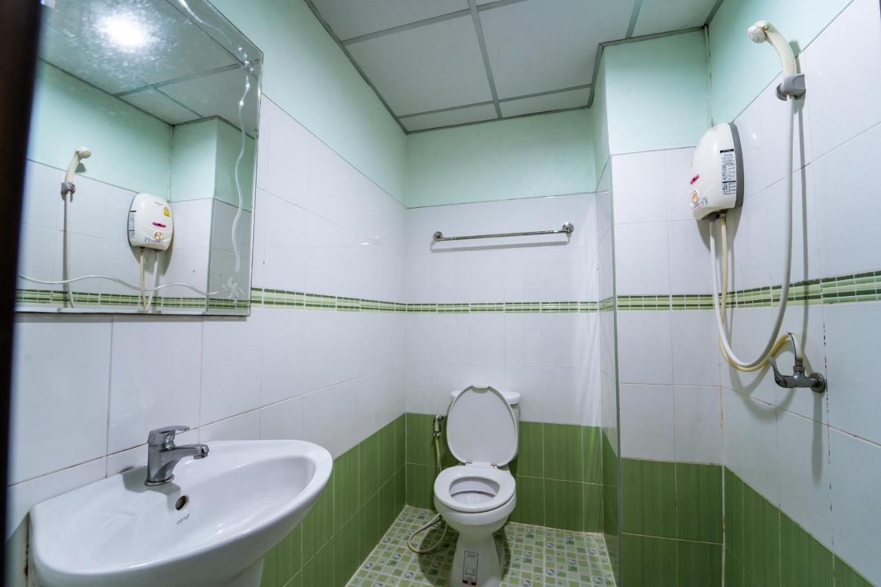 Mind And Punpun Apartment Сурат Тхани Екстериор снимка